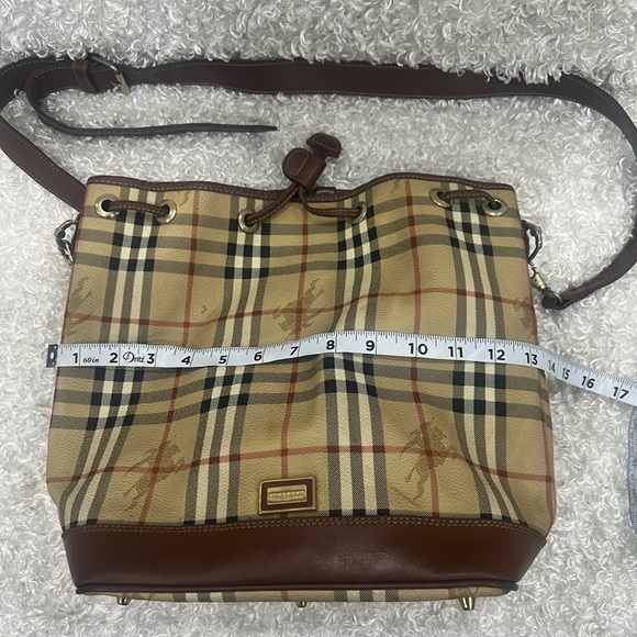 Burberry Beige/Brown Haymarket Check Canvas and Leather Drawstring Bucket Bag - Picture 14 of 15